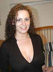 a milf living in Dyersburg, Tennessee